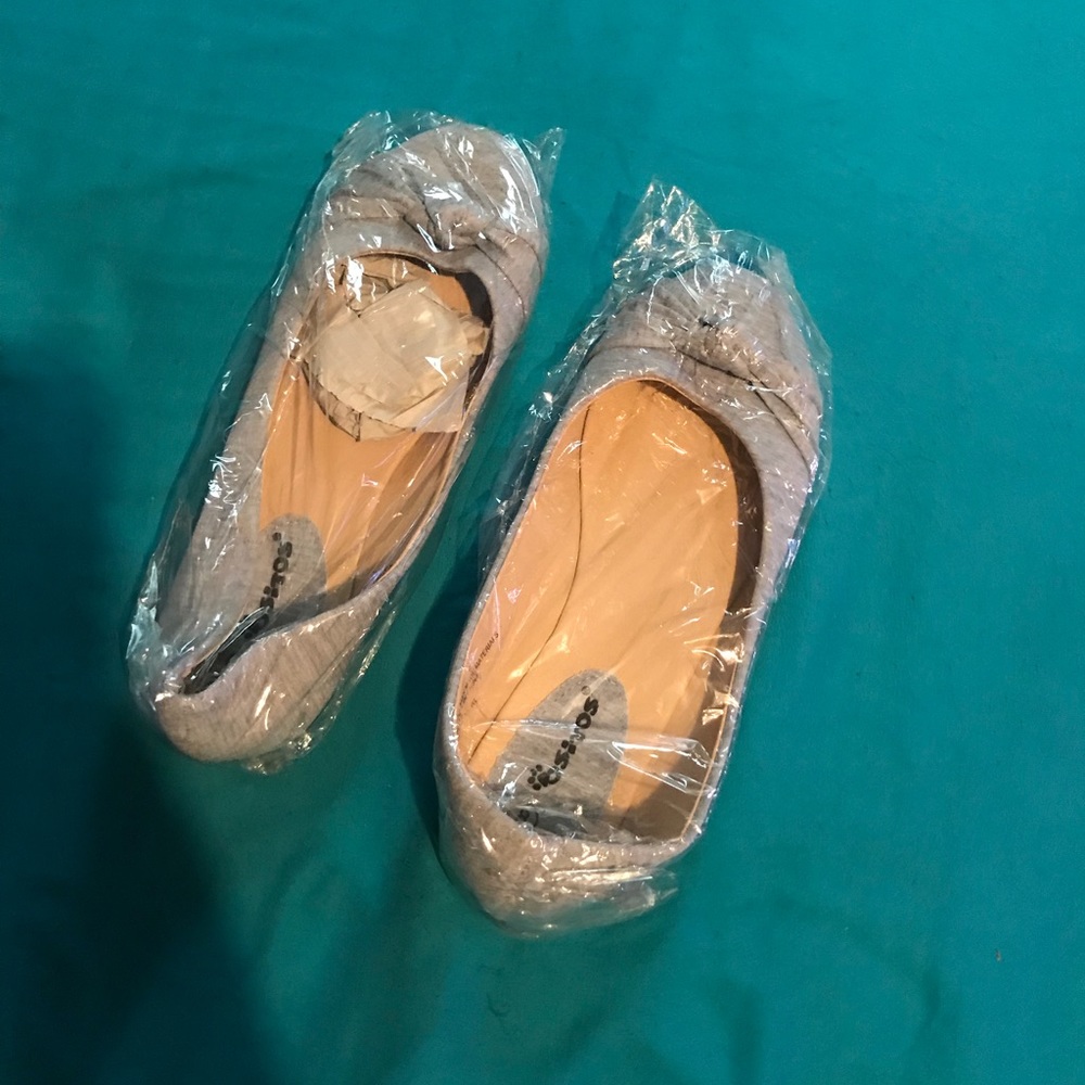 Women’s comfy flats